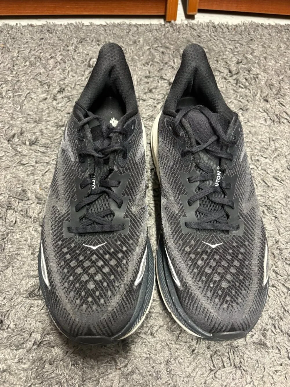 Hoka One One Clifton 9 Running Shoes - Men's Size 10D - Black/White